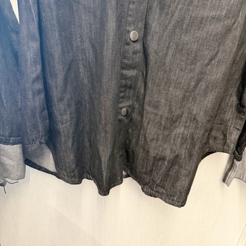 NWT WeWoreWhat Dark Gray Denim Cuff Shirt, Size Large - Picture 3 of 9